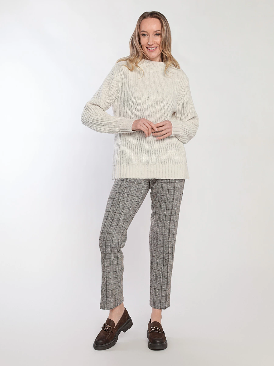 Джемпер свободного кроя с воротником-стойкой